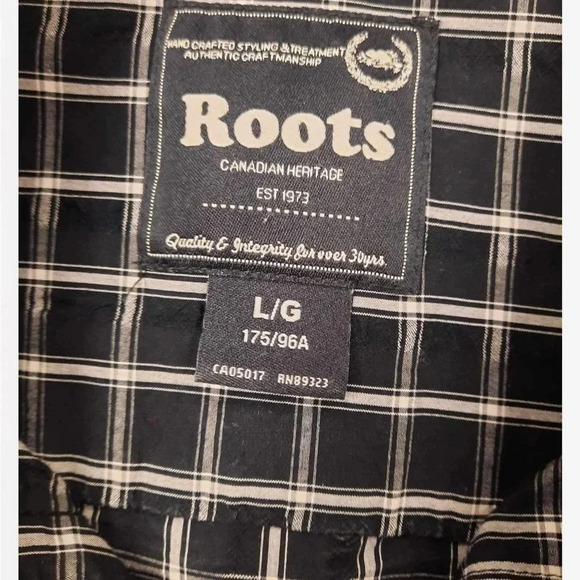 Roots Black White Plaid Long Sleeve Button Down Shirt Size Large - Picture 13 of 13